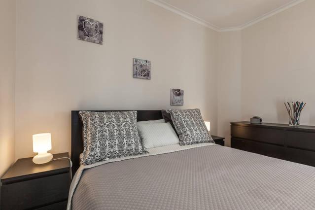 Carvalhosa Apartment *